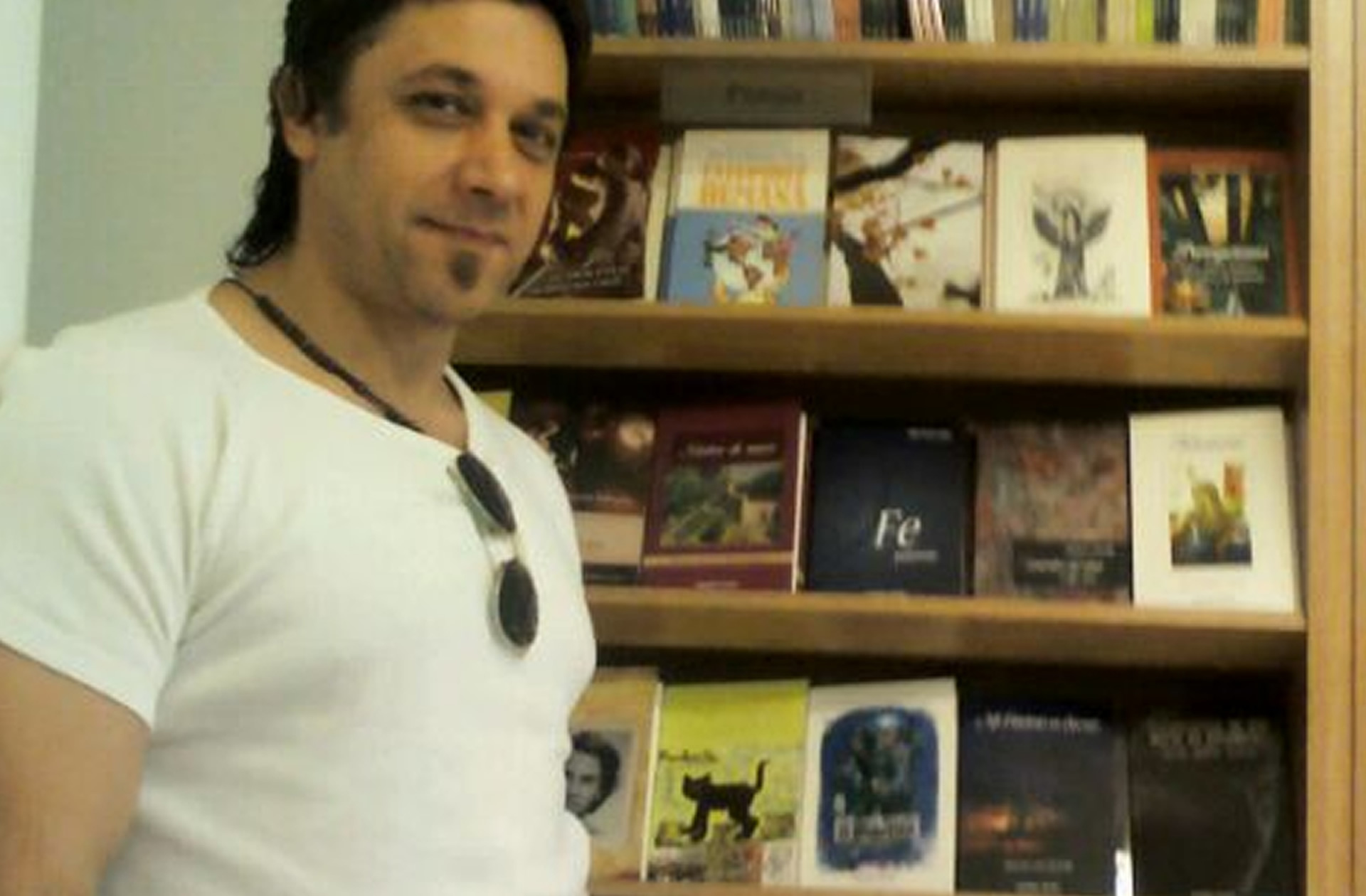 Walter Deleón (también conocido como Walter Luis Deleón), escritor, poeta, guionista, dramaturgo argentino