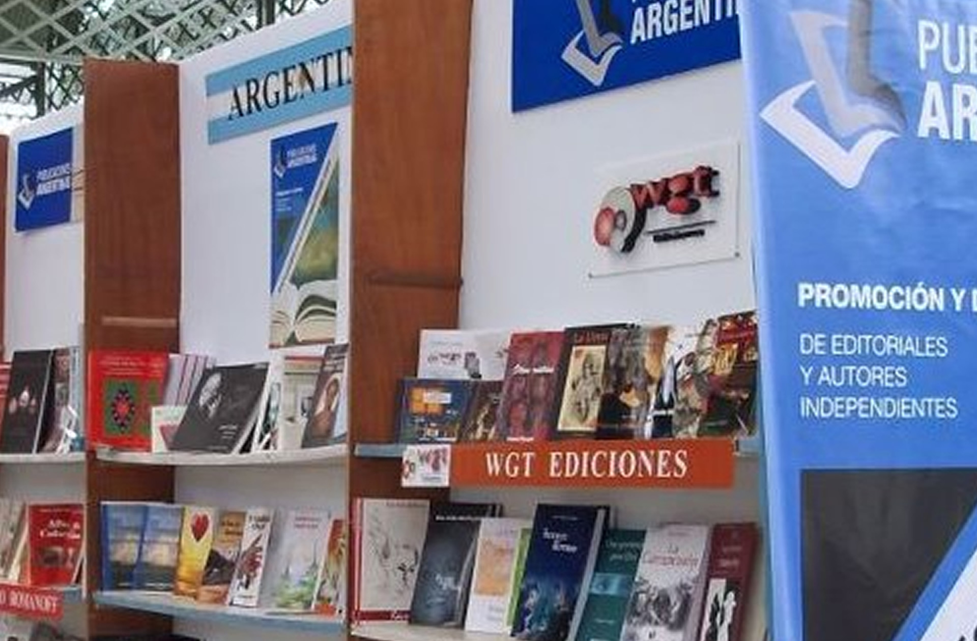 Walter Deleón (también conocido como Walter Luis Deleón), escritor, poeta, guionista, dramaturgo argentino