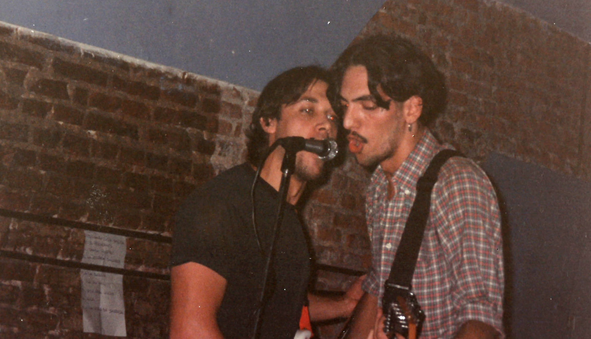 Walter Deleón (también conocido como Walter Luis Deleón), músico argentino