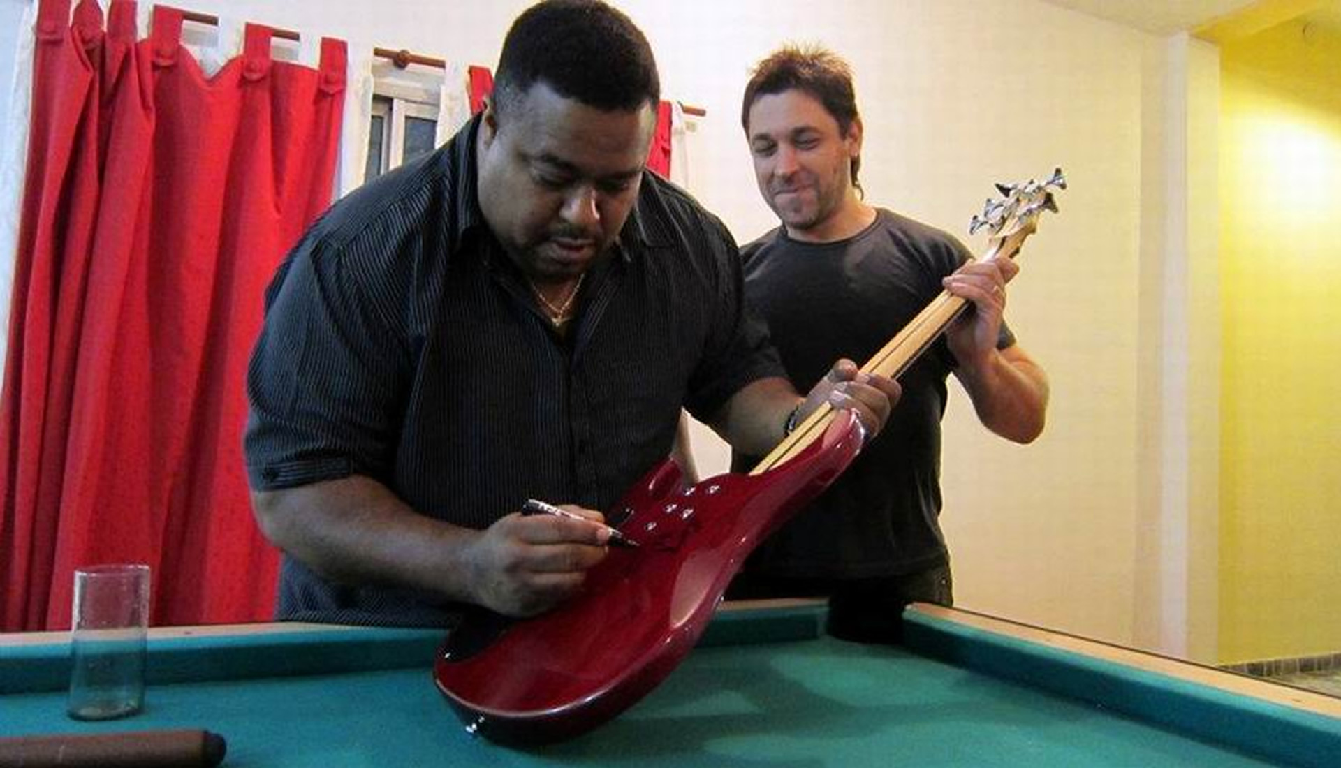 Walter Deleón (también conocido como Walter Luis Deleón), músico argentino