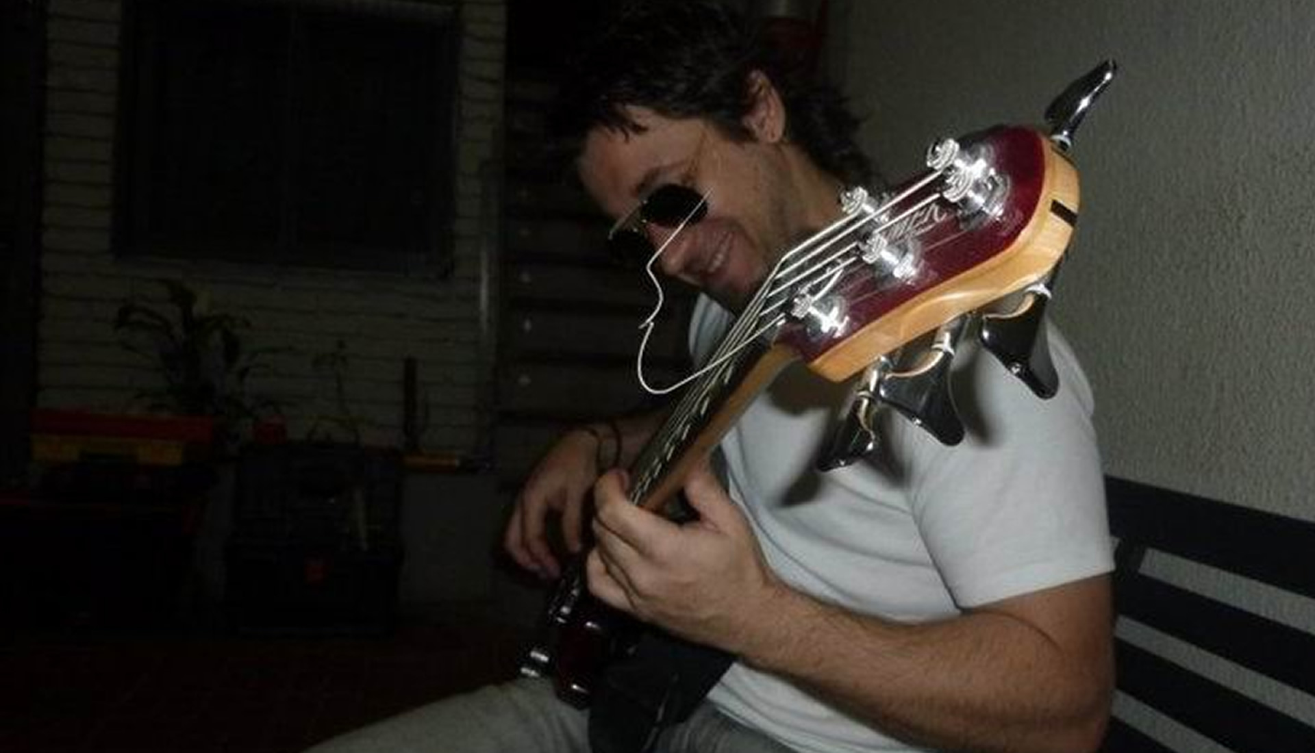 Walter Deleón (también conocido como Walter Luis Deleón), músico argentino