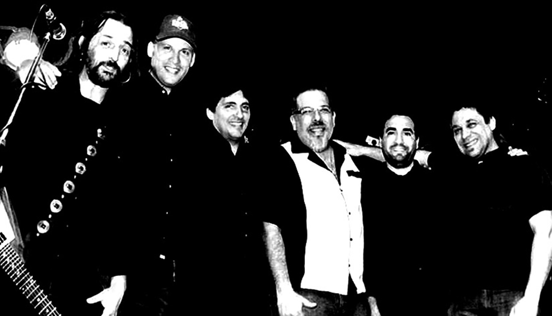 Walter Deleón (también conocido como Walter Luis Deleón), músico argentino