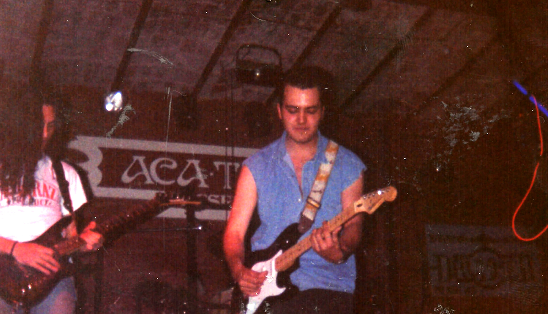 Walter Deleón (también conocido como Walter Luis Deleón), músico argentino