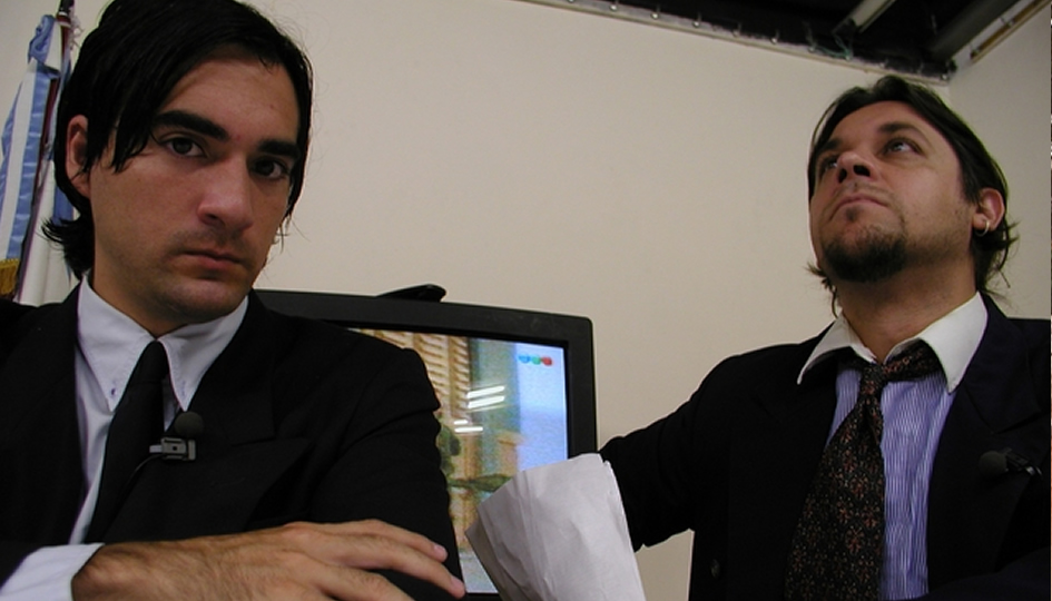 Walter Deleón (también conocido como Walter Luis Deleón), creativo, músico, comediante, escritor, poeta, guionista, dramaturgo argentino